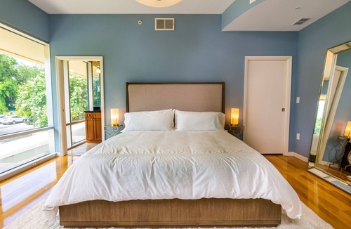 Downtown Orlando Apartment | Luxurious Downtown 1.5 bed / 2 bath Apartment
