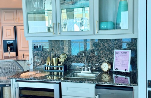 Pensacola Beach Condo | Luxurious Gulf Front 3 Bedroom Condo! Pools, Hot Tubs, Restaurant & Many Extras!