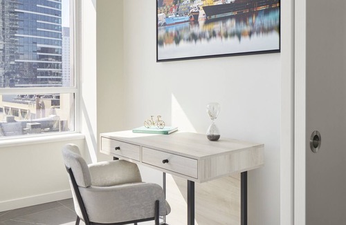 Belltown Hotel | Luxury 1-BR Suite in Seattle: Pools, Fitness, Balcony & Full Amenities!