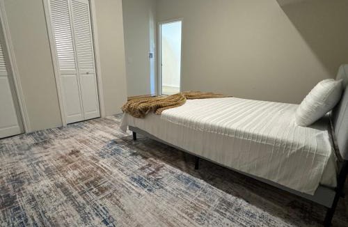 Denton Villa | Luxury 12 Bedroom Villa