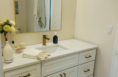 New Tecumseth Apartment | Luxury 2-bed, 1-bath apartment in the heart of Alliston. Walk to downtown!