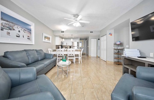 Brush - Stewarts Condo | Luxury 3BR Direct Oceanfront Beach Villa Lazy River Pools Wyndham Ocean Walk Resort Daytona Beach