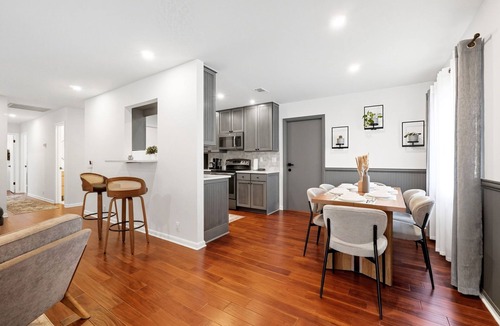 Cypress Gardens House | Luxury 3BR with Private POOL 4 MIN to LEGOLAND GAME ROOM & FULL KITCHEN.