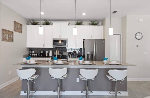 Kissimmee Condo | Luxury 4Bd w Pool and Resort Near Disney 4910
