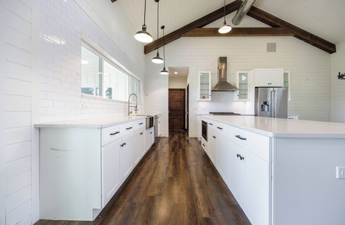 Alachua House | Luxury 6ac Estate: Barn & Dog Yard. WEC/UF/Springs