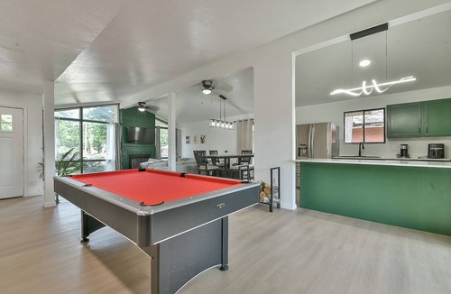 Central Oklahoma City House | Luxury and Modern Oasis with Heated Pool - 5 min away from the OKC Outlets!