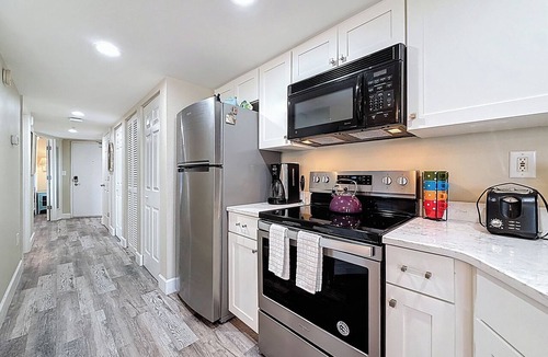Belle Vista Condo | Luxury Beachfront │ Pool, Spa, BBQ + Parking