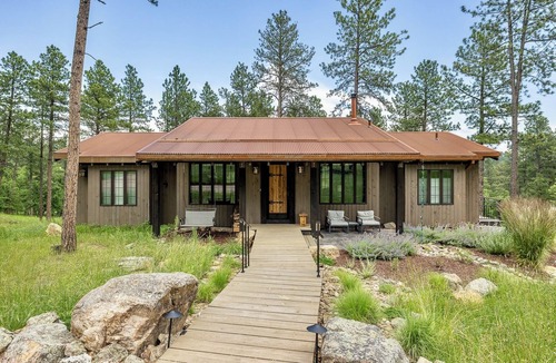 Hermosa House | Luxury home near Mt Rushmore! King beds in 3 of 4 bedrooms!