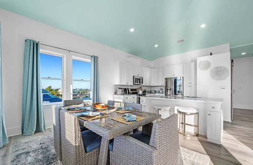 Perdido Key Coves One House | Luxury Infinity Edge Heated/Cooled Pool & Hot Tub + Boat Dock & Marine Station + Walk to the Beach + Beach Packages