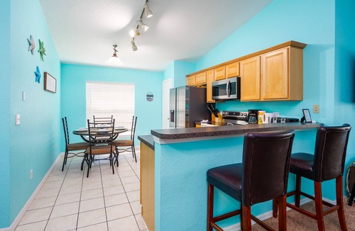 Silver Creek House | Luxury lake and conservation view home, new upgraded kitchen appliances