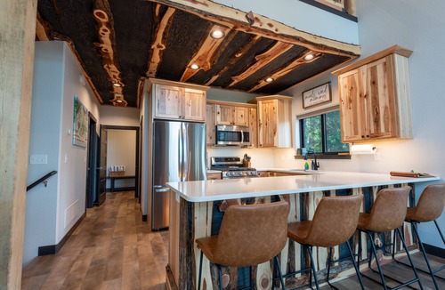 Lead Cabin | Luxury Mountain Cabin with Hot Tub, Fire pit, EV Charger, Skiing <.3 miles away