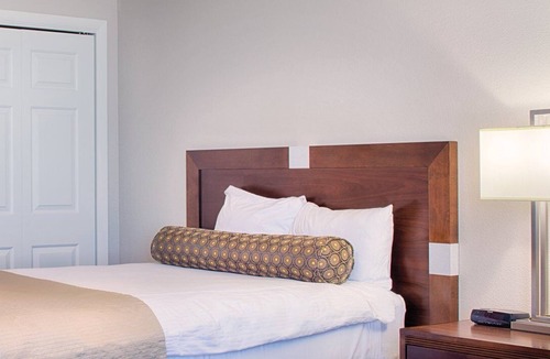 Seabreeze Historic District Resort | Luxury Oceanfront Two Bedtoom & Two Bathroom Unit with Full Amenities