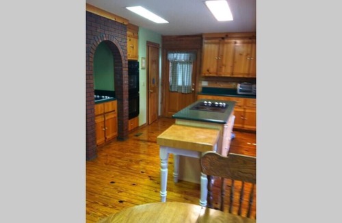 Donalsonville Cabin | Luxury on Lake Seminole, Relaxing Getaway, Private Dock, Gorgeous Sunsets, Canoe