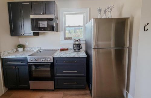 Court House House | Luxury Private Ridge Retreat Near Downtown Floyd