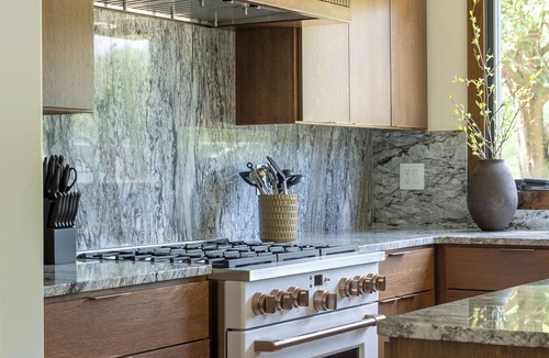 Manhattan House | Luxury Secluded Home: Hot Tub, Sauna, 5 bed/5 Bath, Pond
