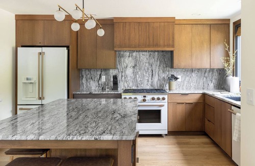 Manhattan House | Luxury Secluded Home: Hot Tub, Sauna, 5 bed/5 Bath, Pond