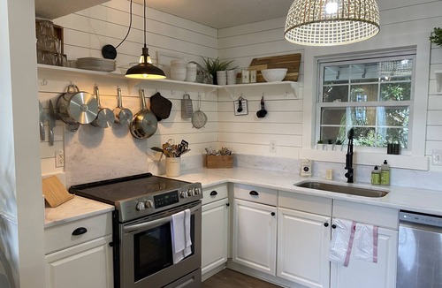 Lincolnville Apartment | Luxury Sunset, Marsh View, New Remodel, Easy Walk To Old Town #B