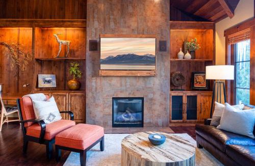 Truckee House | Luxury Village at Northstar Residence - Private Hot Tub! - Village Walk 7225