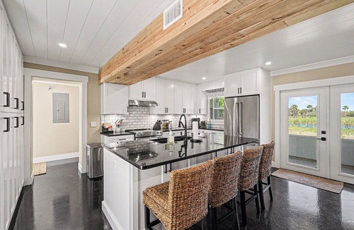 Poinsett Acres House | Luxury Waterfront Retreat, Fishing, Rocket Launch Views, Near Cruises