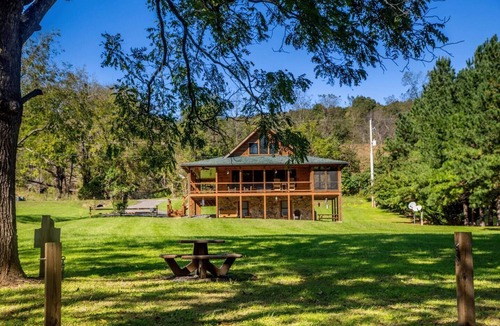 Draper Cabin | Luxury Waterfront/Sauna on New River! 2BS6