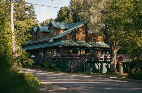 Val David Hotel | MacTaverne