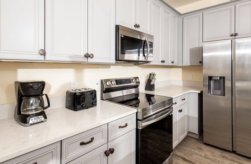 West Kissimmee Cottage | Magic in Margaritaville! New, Modern Condo Sleeps 7, Close to All Theme Parks