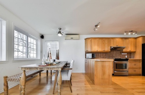 Saint-Placide Cottage | Magnificent waterfront cottage on Ottawa river