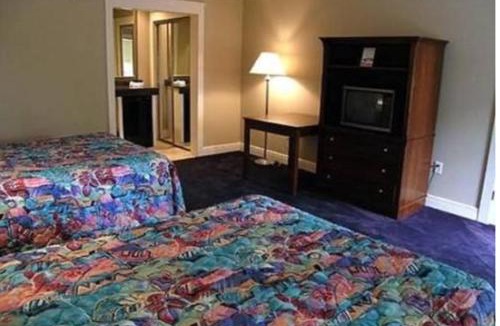 Fairhope Hotel | Magnolia Beach Inn - Fairhope