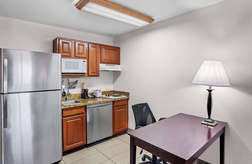 Addison Hotel | MainStay Suites Addison-Dallas
