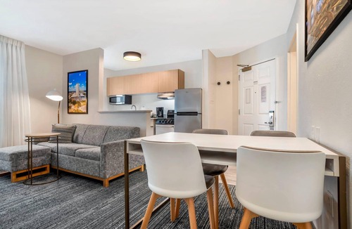 Tallahassee Hotel | MainStay Suites