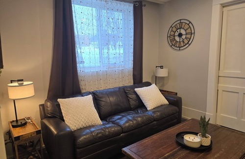 Powassan Apartment | ​Mainstreet Hideaway | Cozy Downtown Gem in the Heart of Powassan