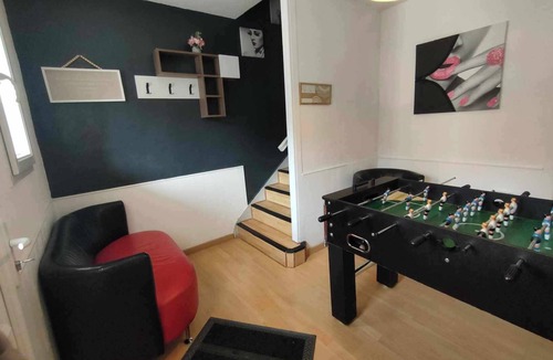 Cherbourg-en-Cotentin House | Maison familiale Cherbourg-Ping pong-Baby foot