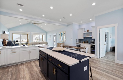 Dauphin Island House | March/April Discount - Beautiful home steps away from Gulf of Mexico Beaches
