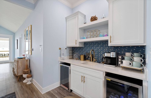 Dauphin Island House | March/April Discount - Beautiful home steps away from Gulf of Mexico Beaches