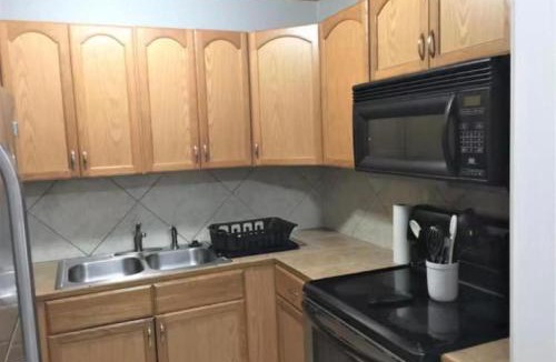 Beauregard Town Historic District Apartment | Mardi Gras Central one Block from River Center
