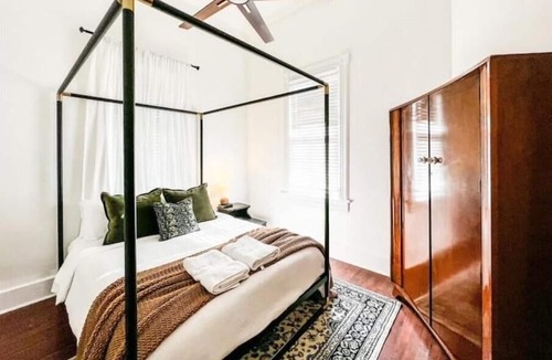 Mobile Cottage | Mardi Gras Historic Montegeux Cottage - Pet Friendly
