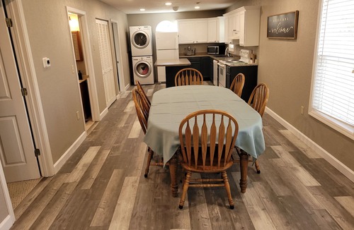 Monroe City House | Mark Twain lake getaway at Blue Lagoon!