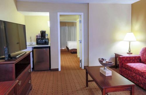 Downtown Hotel | MCM Eleganté Hotel & Suites