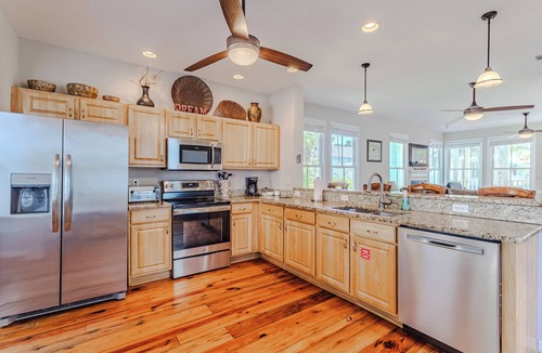 Steinhatchee Cottage | Mermaid's Rest Steinhatchee Landing Resort - Sleeps 6