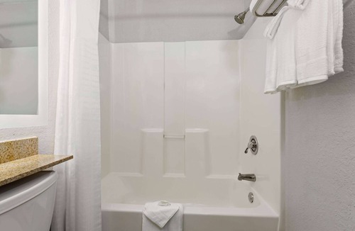 Zephyrhills Hotel | Microtel Inn & Suites by Wyndham Zephyrhills