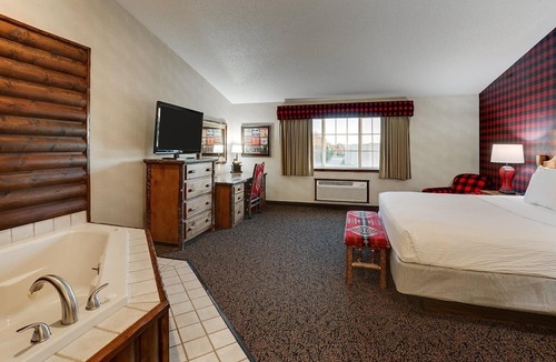 Johnston Hotel | Midwest Lodge Escape With Modern Comforts | 0.5 mi to Texas Roadhouse
