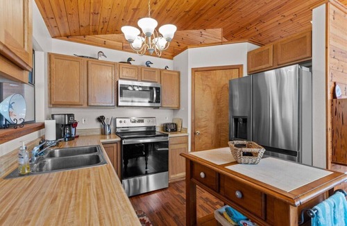 Steinhatchee Cabin | Miller's cabin in lovely Steinhatchee Fl. Walking distant to the river