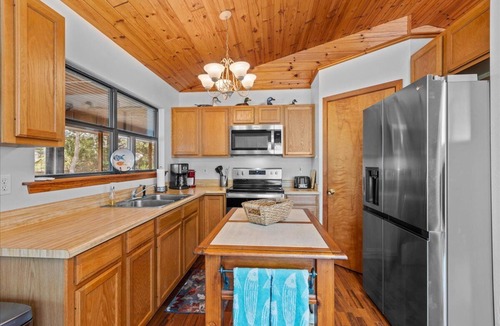 Steinhatchee Cabin | Miller's cabin in lovely Steinhatchee Fl. Walking distant to the river