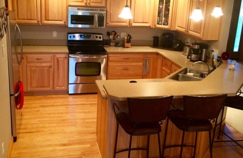 Butte Des Morts House | Minutes from EAA! Spacious 4BR home in a quiet neighborhood.