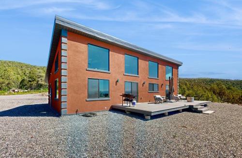 Cedaredge House | Modern, 35-Acre Mtn Escape in Cedaredge!