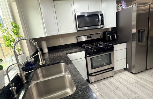 El Paso House | Modern 5-bedroom house in the Westside with a heated pool & Game room. Sleeps 12