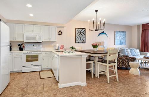Daytona Beach Apartment | Modern Beach Highrise-Ocean View-Jacuzzi-Walk In Shower At Ocean Walk Resort Daytona Beach