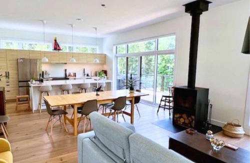 Blue Sea Ski Chalet | Modern Cottage on Blue Sea Lake on Cycling Route