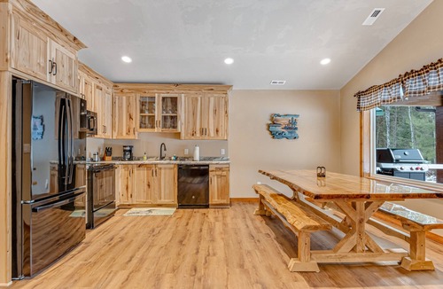 Conover Cabin | Modern dog-friendly cabin with hot tub, gas fireplace, patio, grill, & central AC
