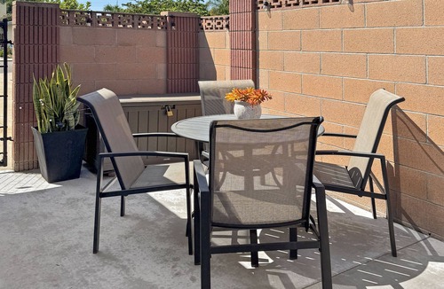 Southwest Anaheim House | Modern Family Getaway Near Disney & Knott’s – Arcade Fun!